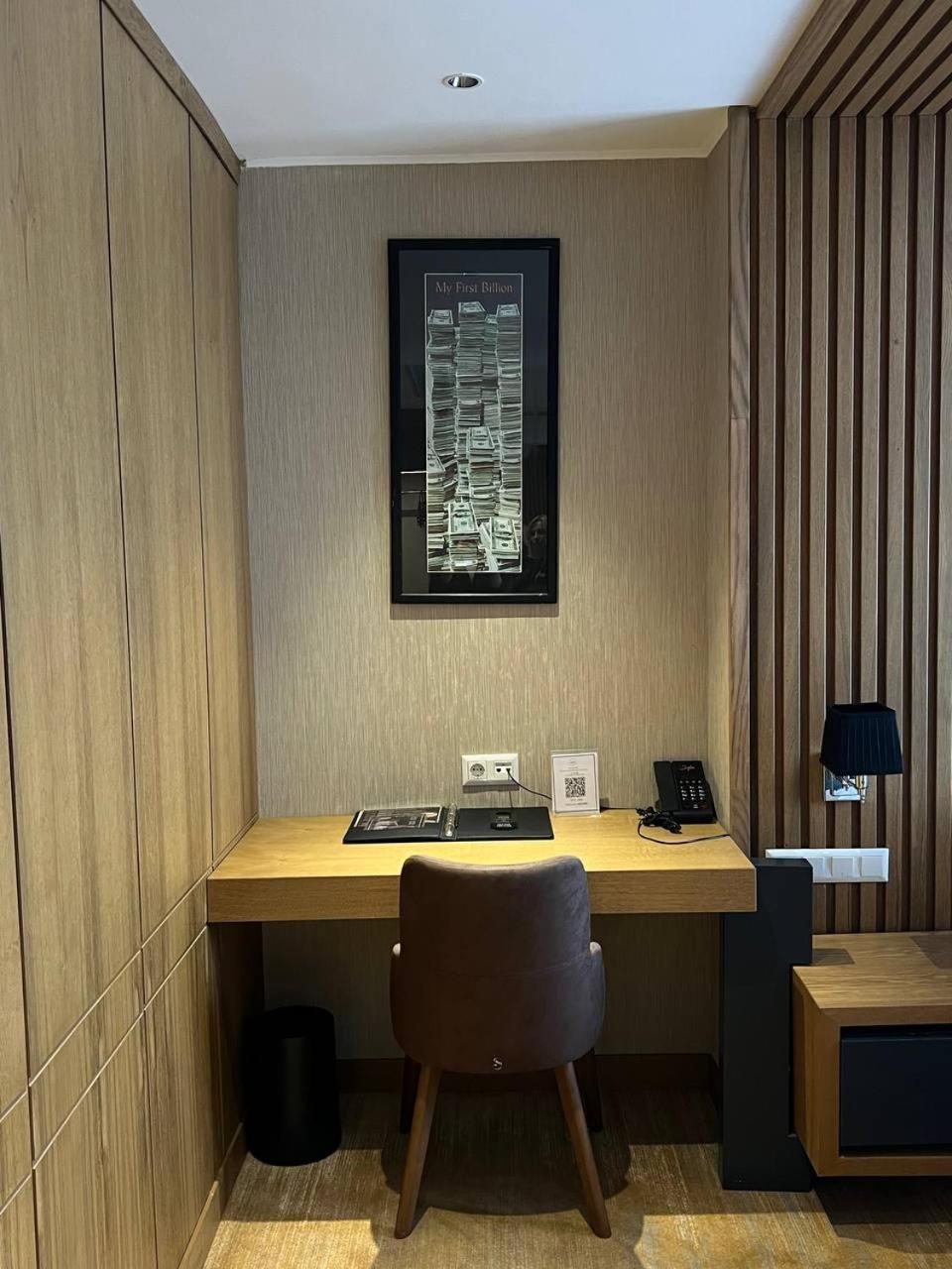 Sofia International Hotel Бішкек Екстер'єр фото